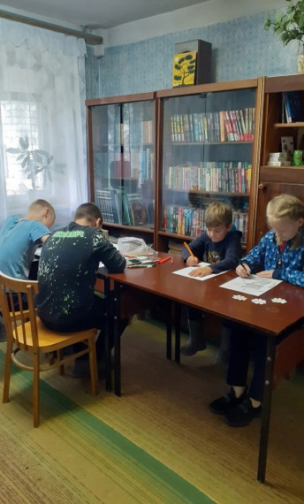 Час творчества «Наши пушистые» в Зуевской библиотеке. Час творчества «Наши пушистые» в Зуевской библиотеке.
